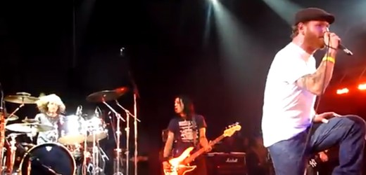 Videos: Corey Taylor und Mitglieder von Anthrax und Slayer spielten Coversongs für den guten Zweck