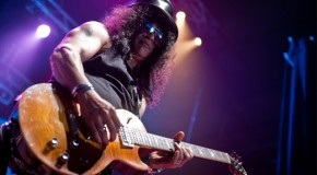 Slash gemeinsam mit Mötley Crü auf Tour durch Deutschland. Tickets hier