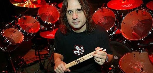 Slayer trennen sich von Drummer Dave Lombardo