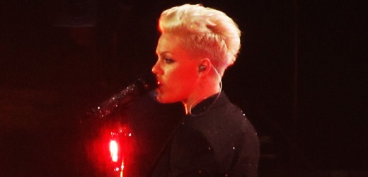 Review: Pink – 13.05.2013 Dortmund Westfalenhalle